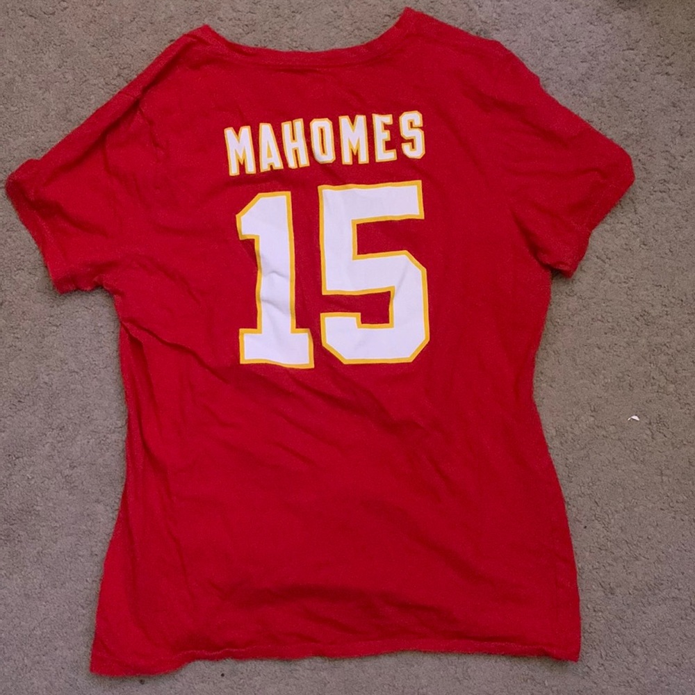 Patrick Mahomes v neck
